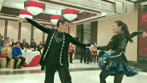 最新免费三步踩舞曲，舞动人生，自信与成就感的旋律旋律之歌