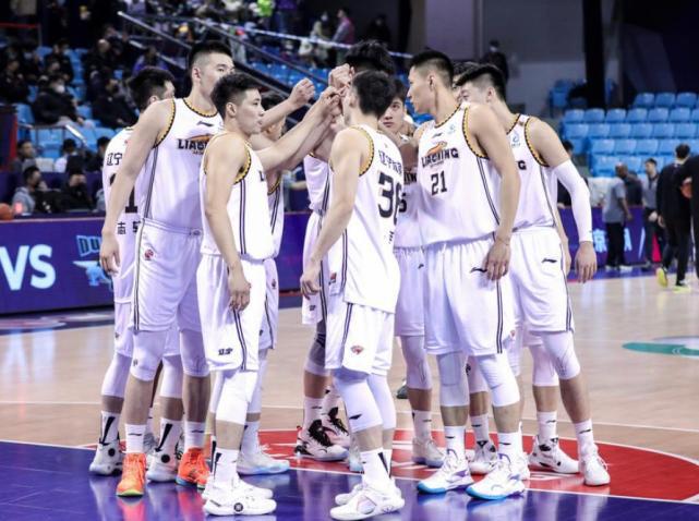 辽宁男篮最新训练视频,篮球热血与小巷美食的双重魅力展现