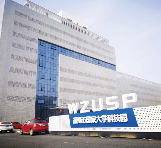 三肖必中三期必出最新版,科学解释分析_EGV77.163智慧版