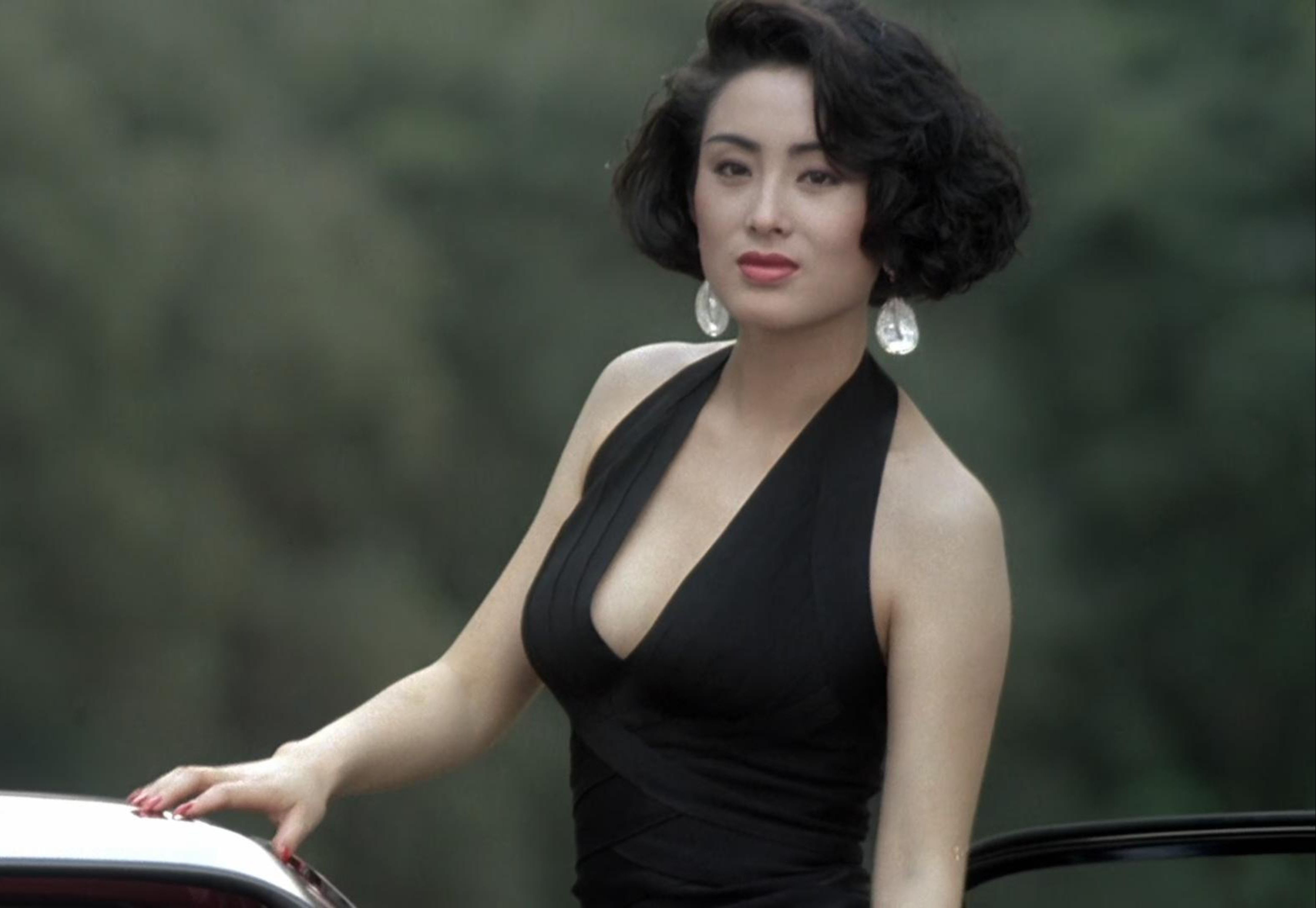 探索张敏的世界，放纵人花，洞悉魅力与风采的最新章节