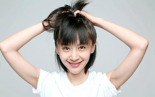 荧幕背后的魅力，演员王子文独家照片探秘