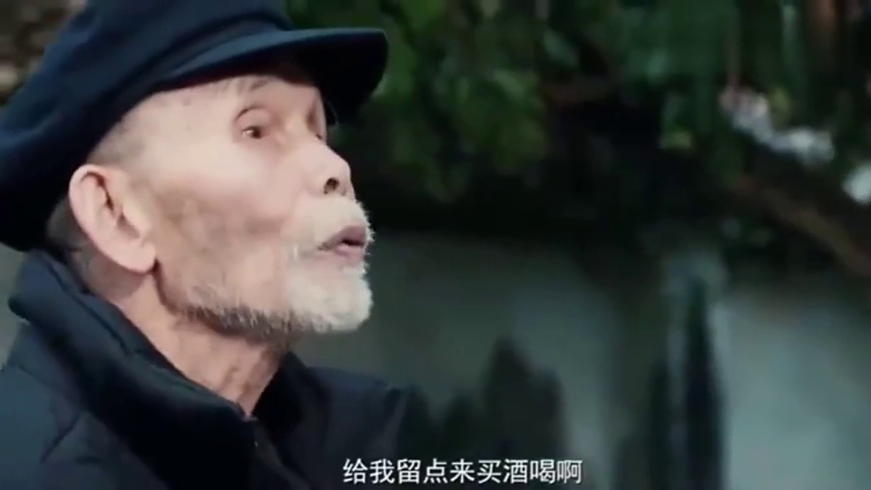 追梦之路，演员梦想与小巷特色小店的共舞舞台