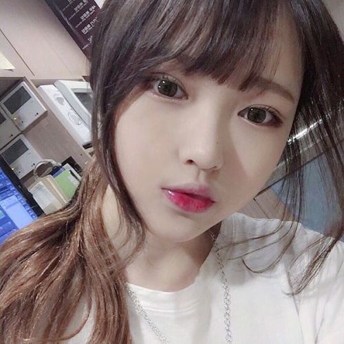 科技重塑个性风采，女生头像潮流新纪元