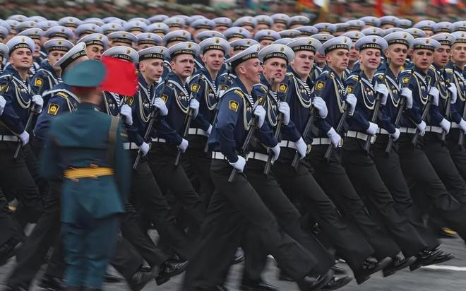 俄罗斯最新阅兵仪式精彩瞬间回顾